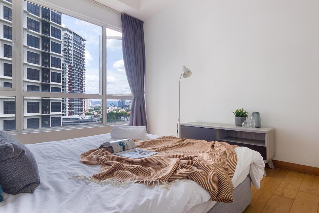 Crest Apartment *