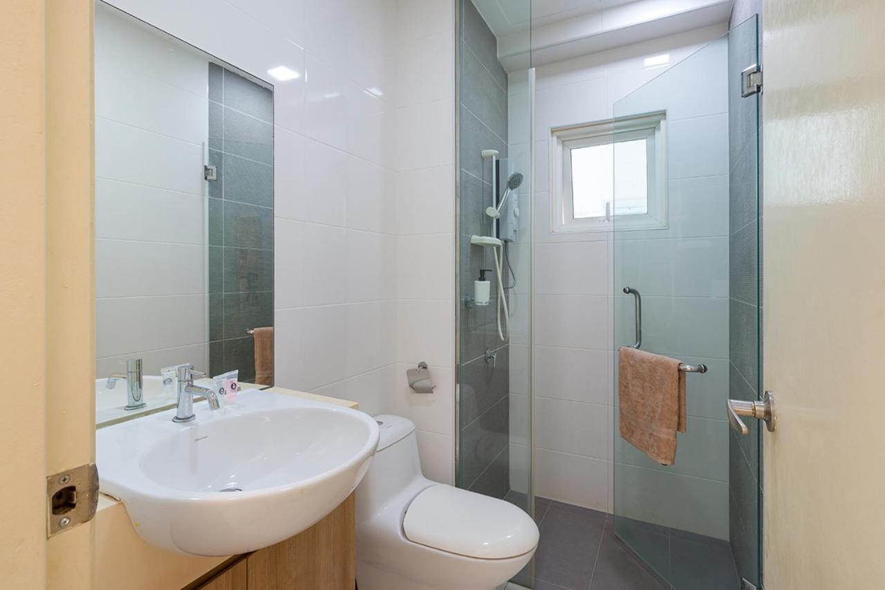 Crest Apartment *