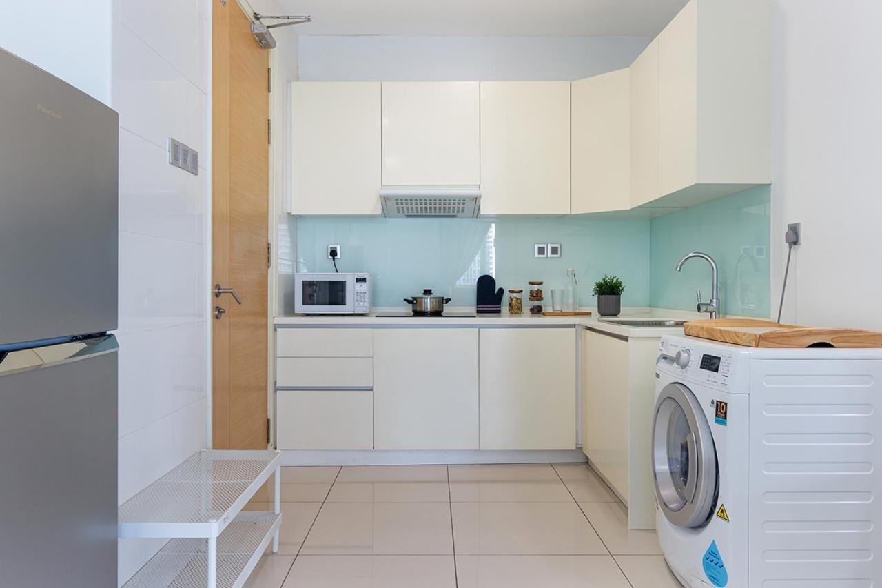 Crest Apartment *