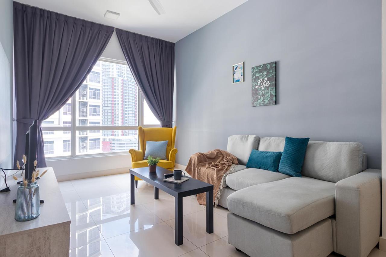 Crest Apartment *