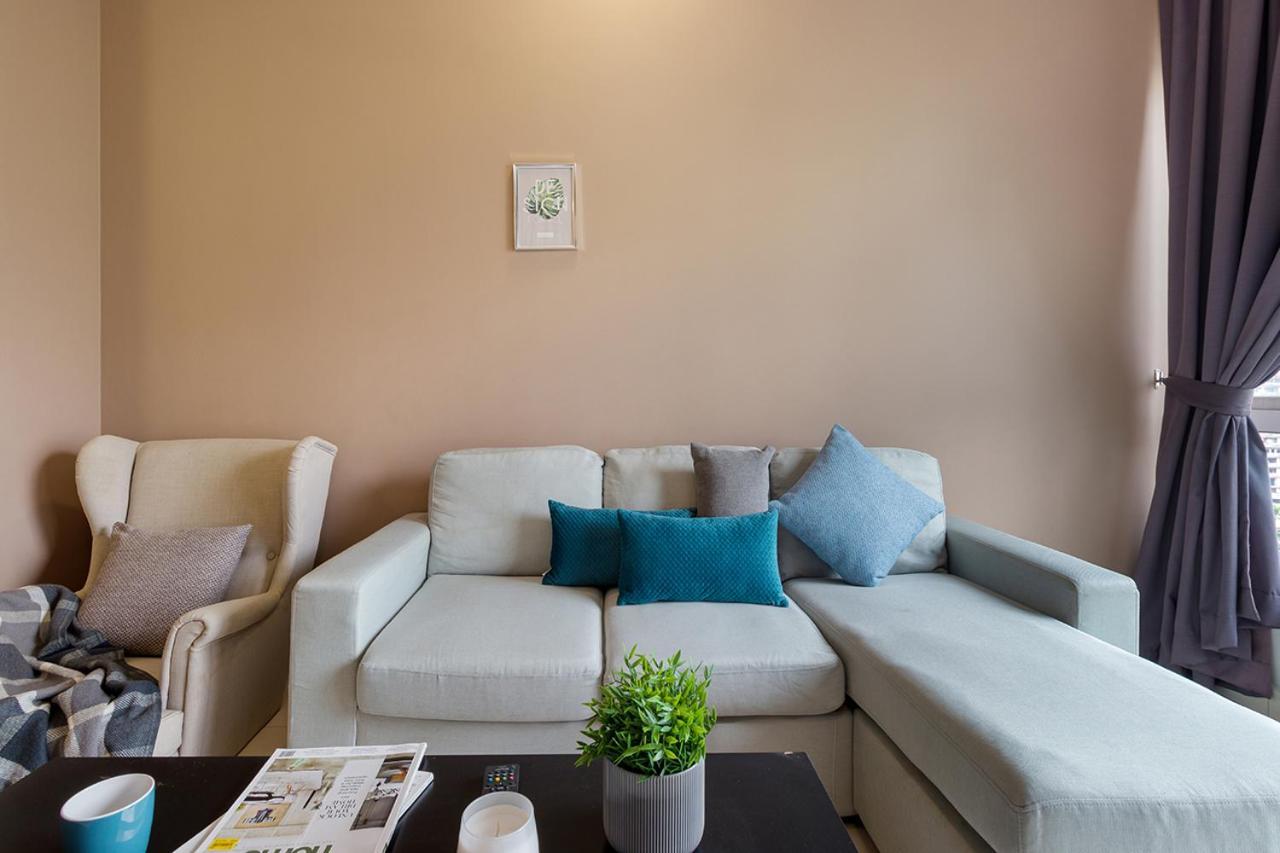 Apartment Crest