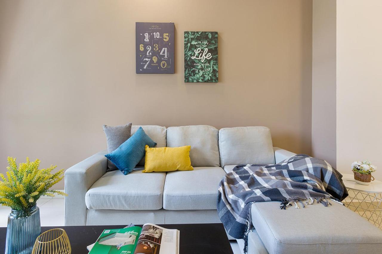 Apartment Crest *
